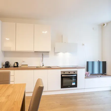 Delight - A Perfect Gateaway At * Lecco